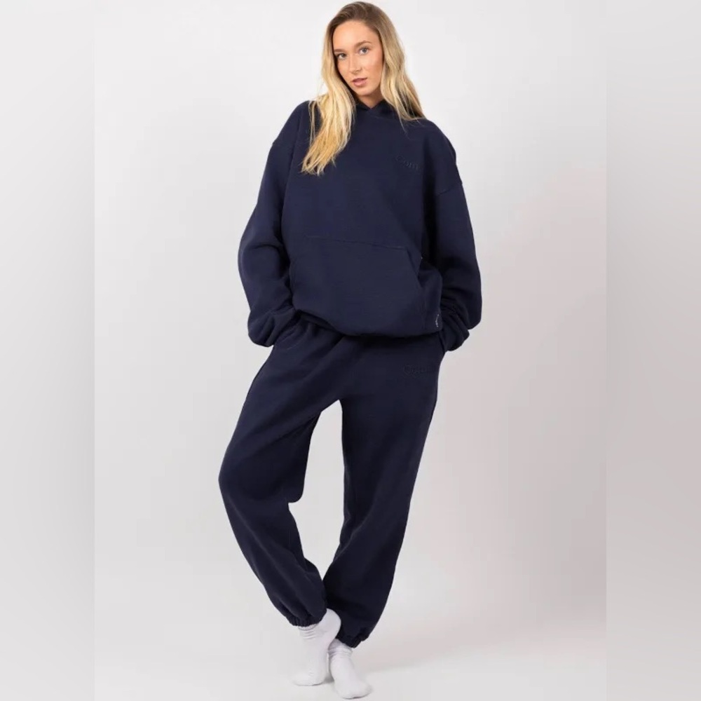 Comfrt Women's Navy sweatshirt and Sweatpants